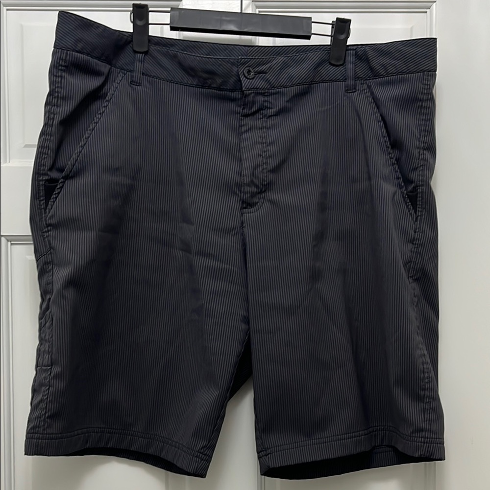 Fila Sport Striped Flat Front Golf Chino Shorts - Size 40